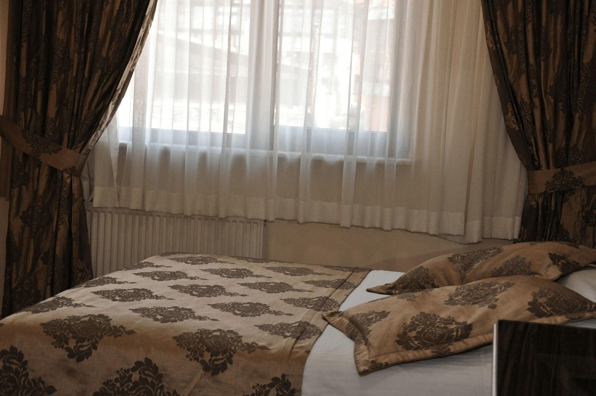 Grand Papirus Hotel Istanbul Bagian luar foto